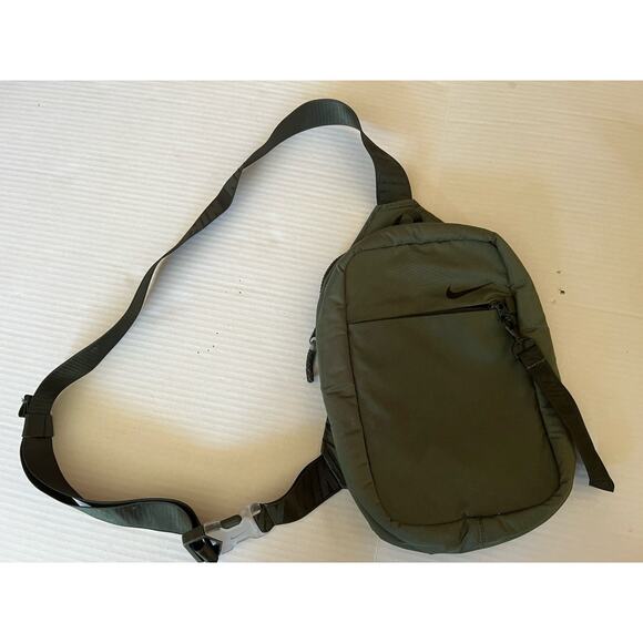 Nike Aura Crossbody Bag (2L), Medium Olive Green HM6120-072, NEW - Picture 1 of 1